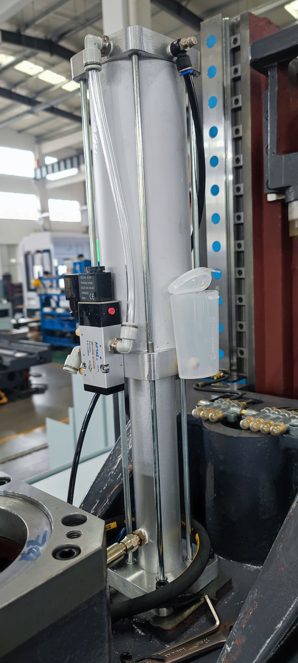 數(shù)控雕銑機,模具雕銑機,立式加工中心,石墨雕銑機-凱博數(shù)控 數(shù)控雕銑機,模具雕銑機,立式加工中心,石墨雕銑機-凱博數(shù)控